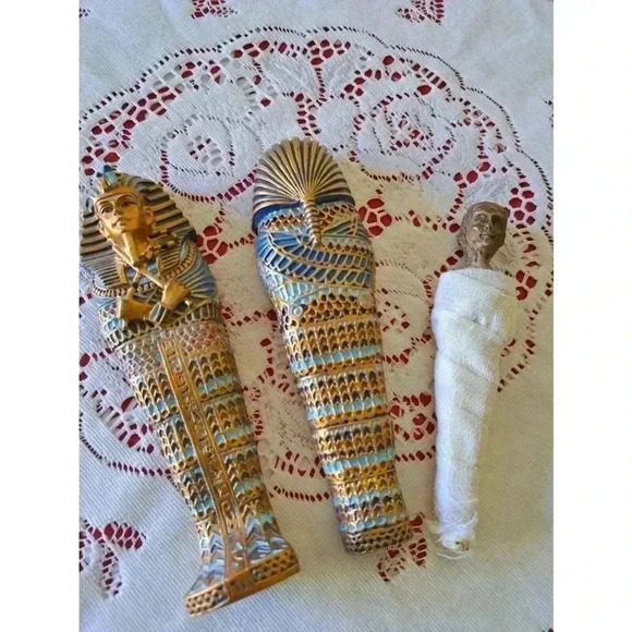 EGYPTIAN KING TUT SARCOPHAGUS AND MUMMY 7 1/2 Inches Tall - Picture 6 of 9
